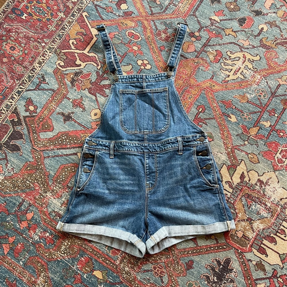 Overall shorts